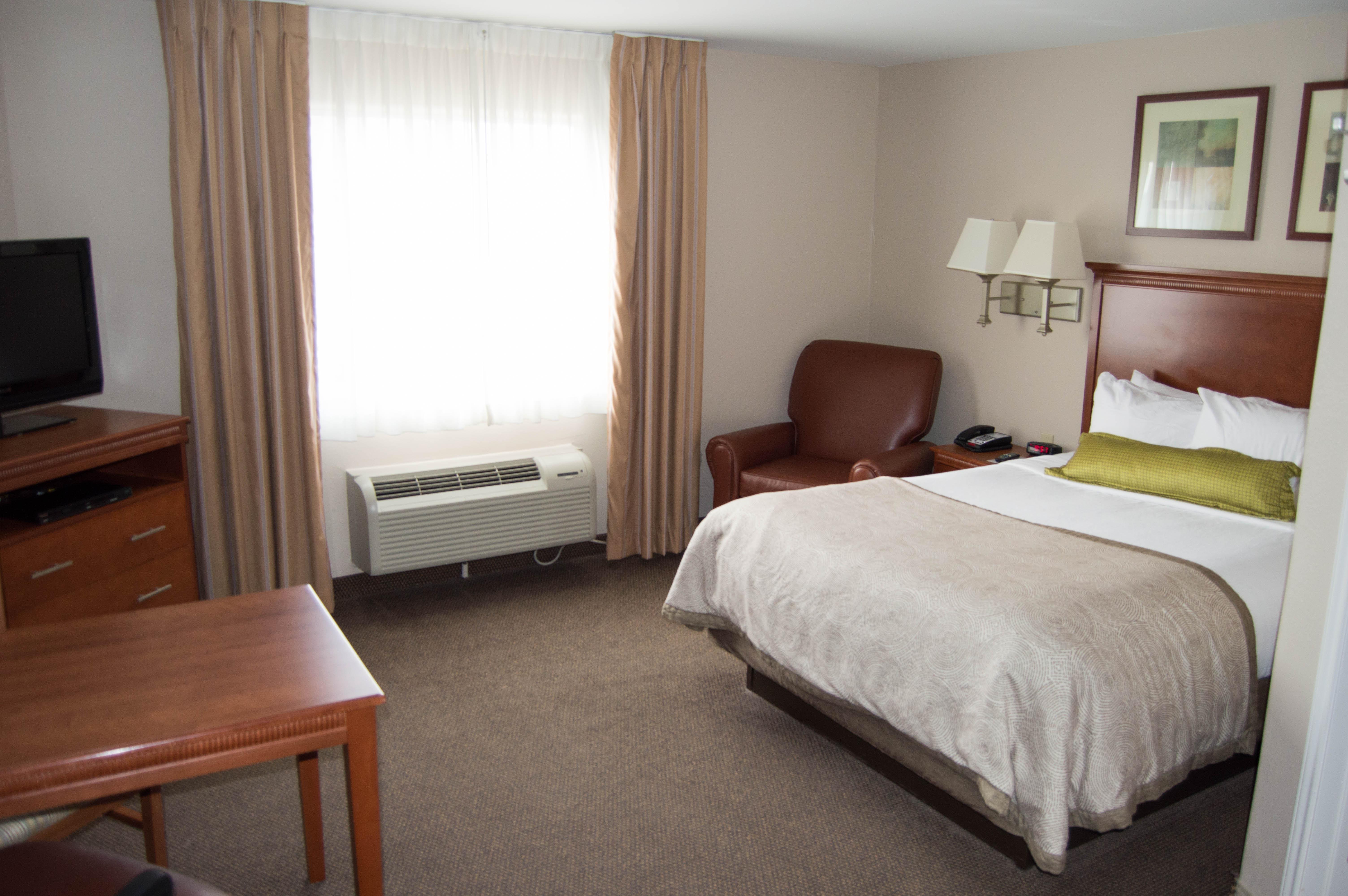 Candlewood Victoria By Ihg Exterior foto