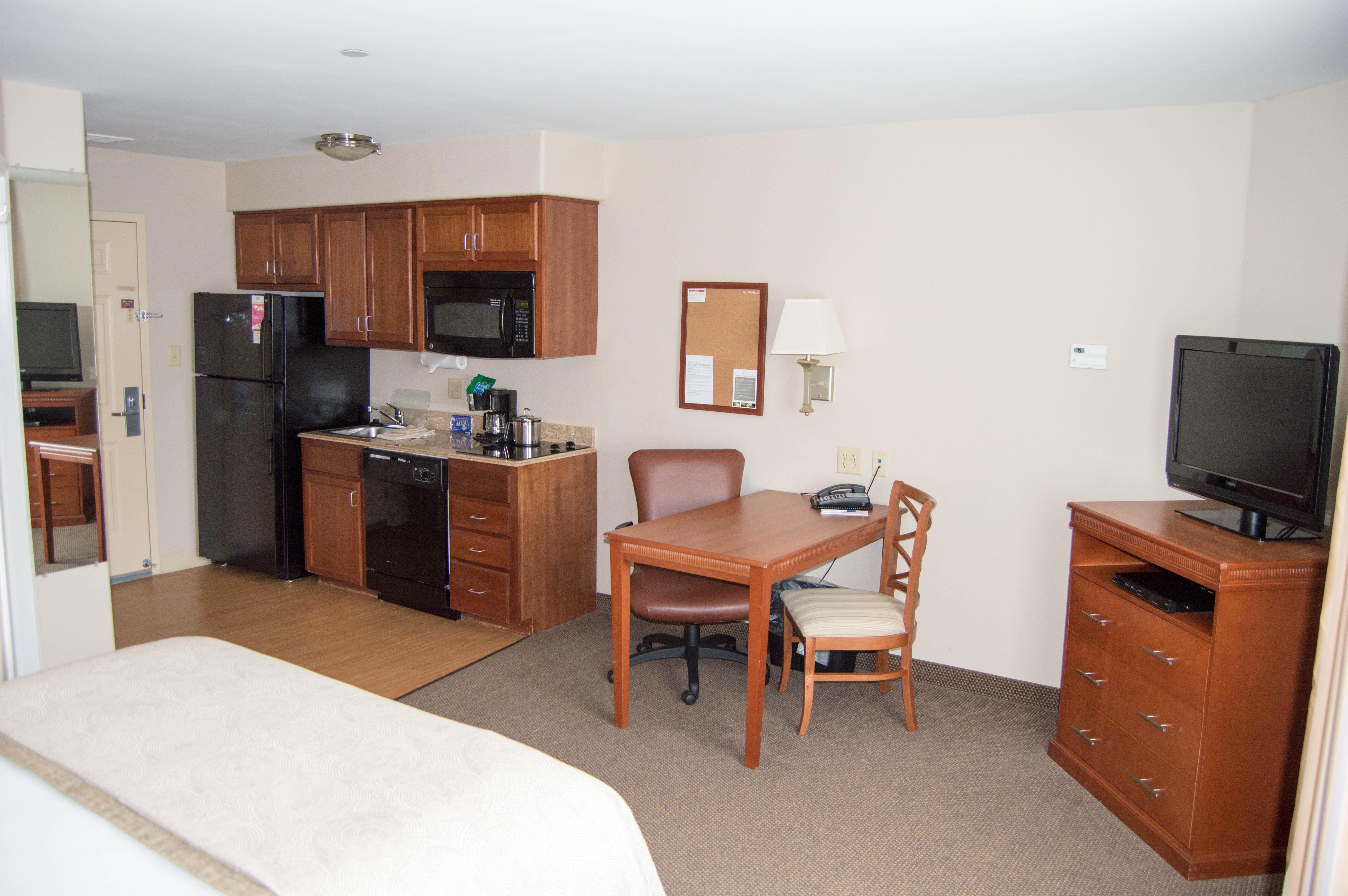 Candlewood Victoria By Ihg Exterior foto