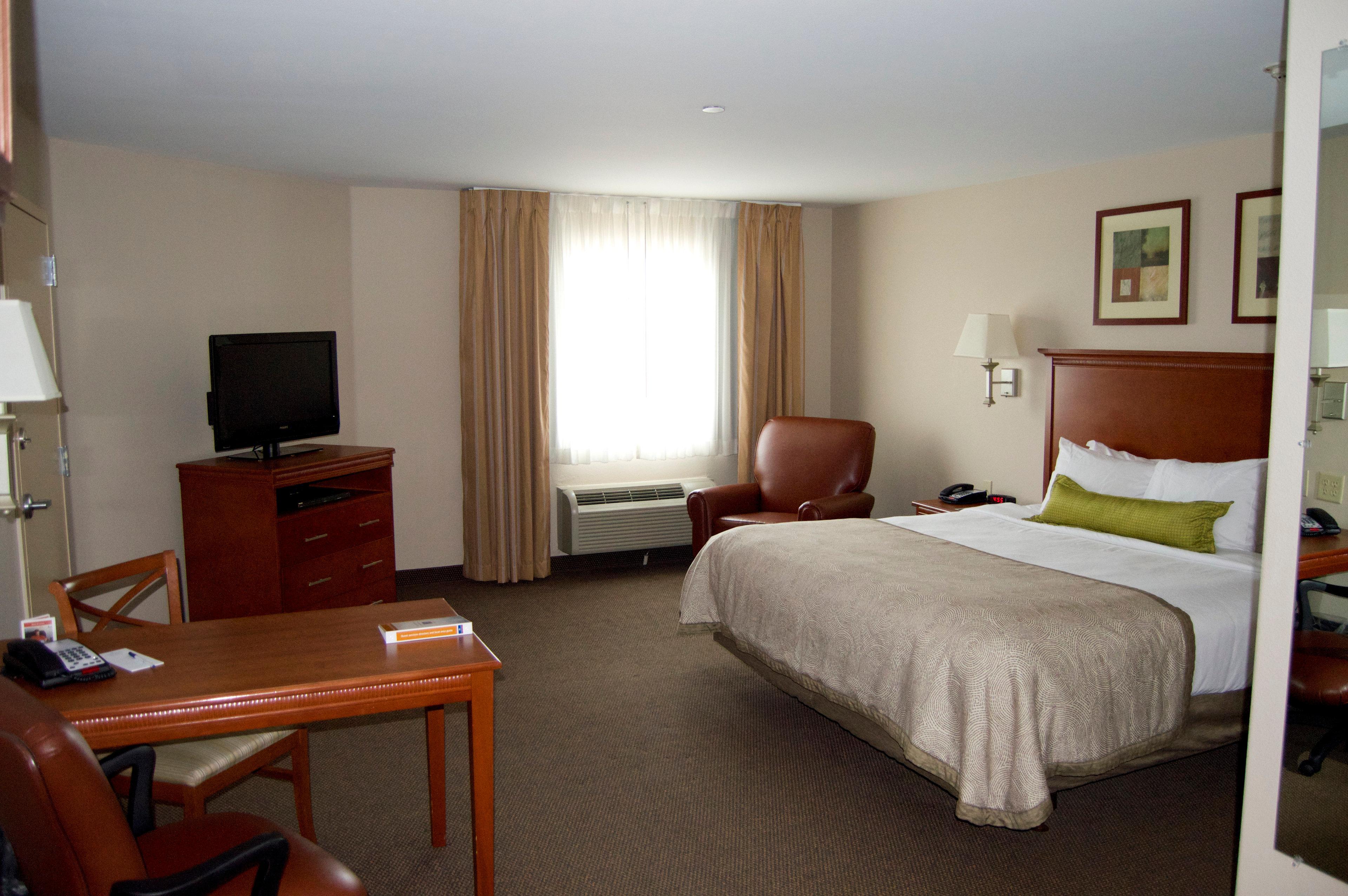 Candlewood Victoria By Ihg Exterior foto