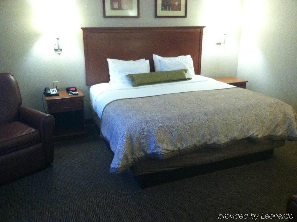 Candlewood Victoria By Ihg Exterior foto
