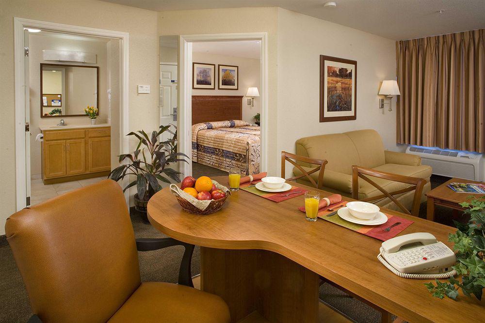 Candlewood Victoria By Ihg Quarto foto